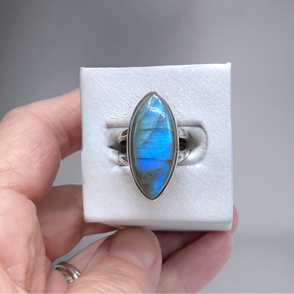 🌺Artisan Sterling & Labradorite Ring - Picture 3 of 16